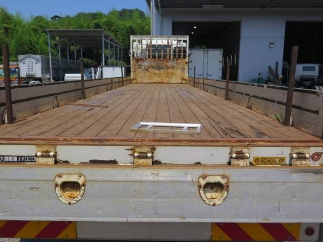 いすゞギガアルミブロック大型（10t）[写真19]