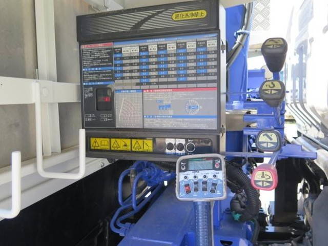 いすゞエルフクレーン6段小型（2t・3t）[写真20]