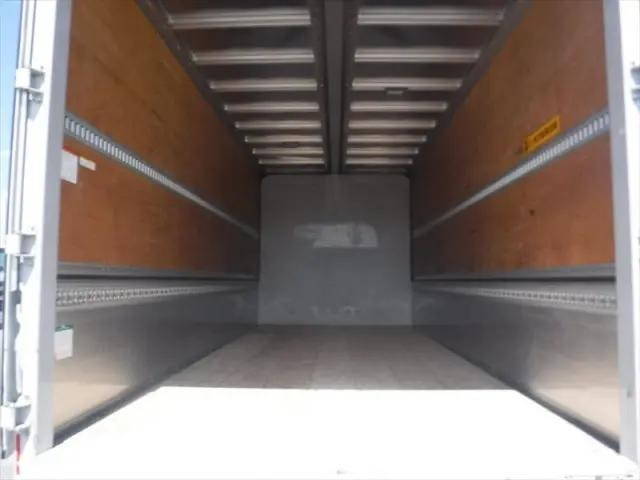 いすゞフォワードアルミウイング中型（4t）[写真12]