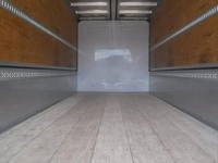 いすゞフォワードアルミウイング中型（4t）[写真17]