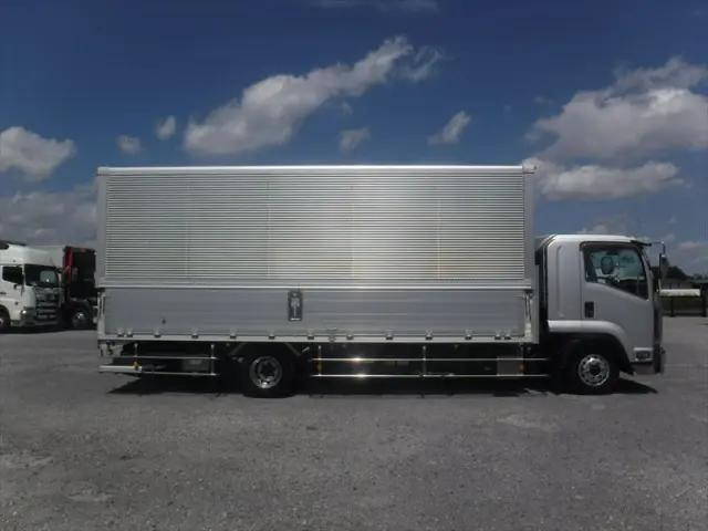 いすゞフォワードアルミウイング中型（4t）[写真07]