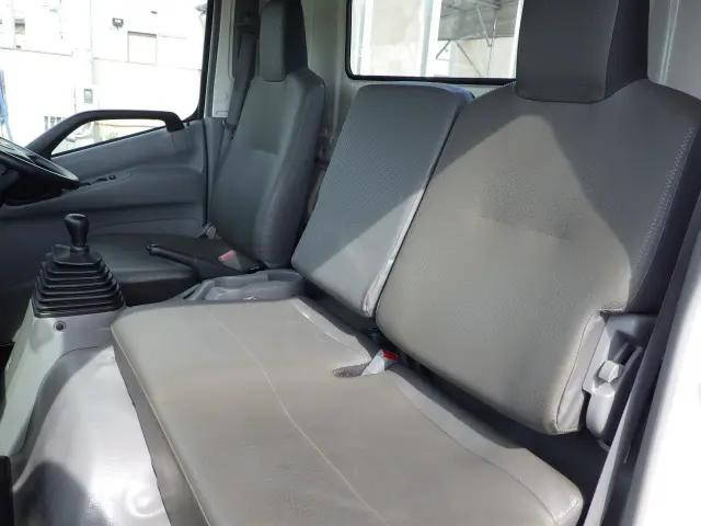 日野デュトロ平ボディ小型（2t・3t）[写真12]