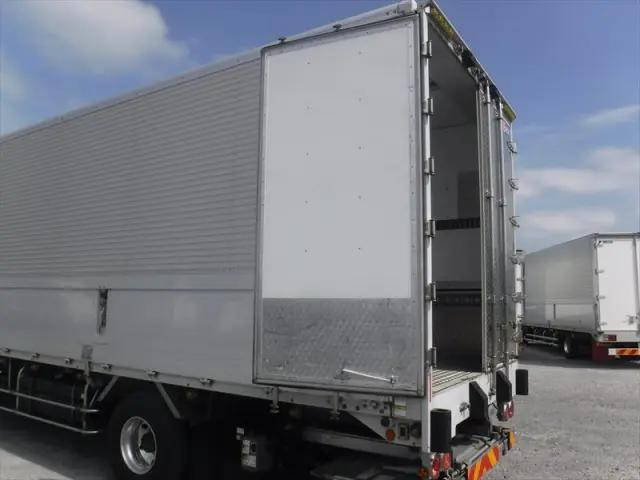 日野レンジャー冷蔵冷凍ウイング中型（4t）[写真10]