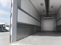 日野レンジャー冷蔵冷凍ウイング中型（4t）[写真14]