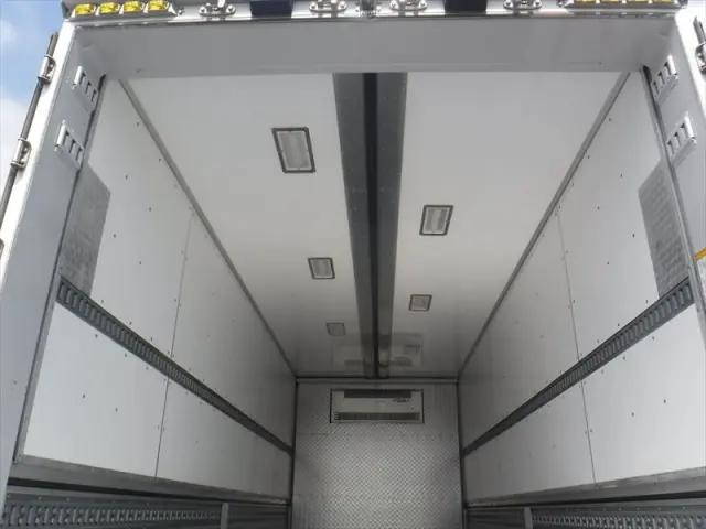 日野レンジャー冷蔵冷凍ウイング中型（4t）[写真15]