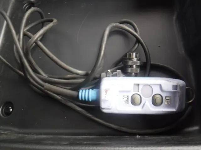 日野レンジャー冷蔵冷凍ウイング中型（4t）[写真21]