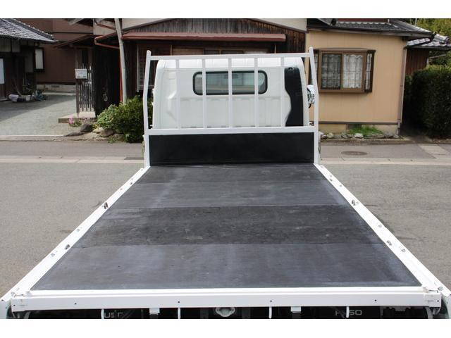 三菱ふそうキャンター平ボディ小型（2t・3t）[写真12]