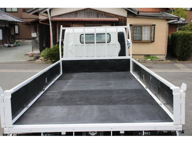 三菱ふそうキャンター平ボディ小型（2t・3t）[写真13]