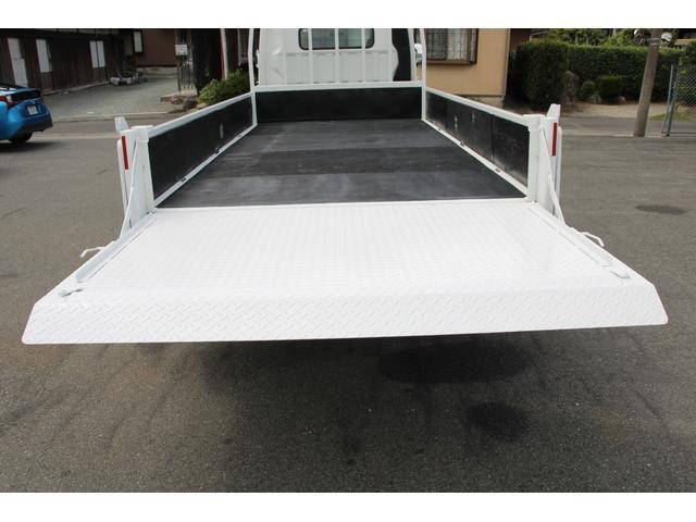 三菱ふそうキャンター平ボディ小型（2t・3t）[写真16]