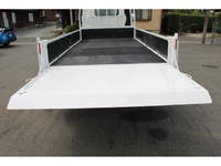 三菱ふそうキャンター平ボディ小型（2t・3t）[写真17]