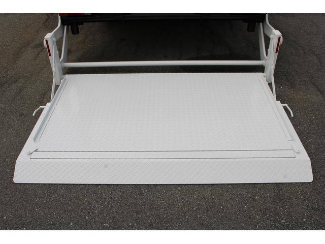 三菱ふそうキャンター平ボディ小型（2t・3t）[写真17]