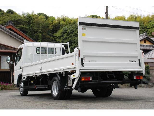 三菱ふそうキャンター平ボディ小型（2t・3t）[写真02]