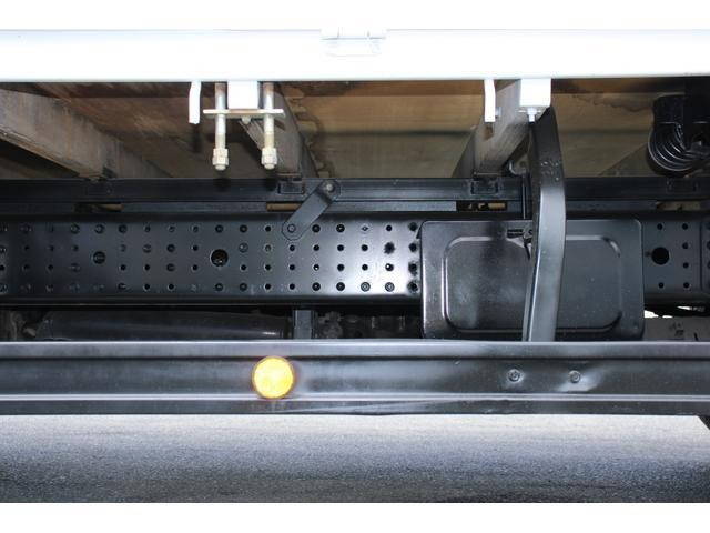 三菱ふそうキャンター平ボディ小型（2t・3t）[写真20]