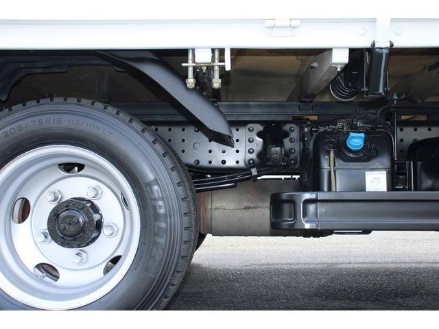 三菱ふそうキャンター平ボディ小型（2t・3t）[写真25]