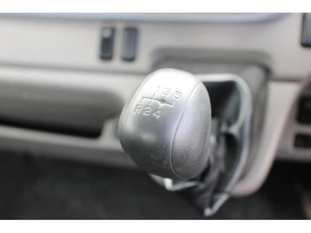 三菱ふそうキャンター平ボディ小型（2t・3t）[写真32]