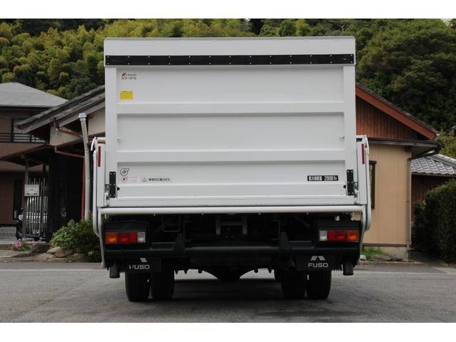 三菱ふそうキャンター平ボディ小型（2t・3t）[写真07]