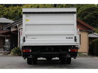 三菱ふそうキャンター平ボディ小型（2t・3t）[写真08]