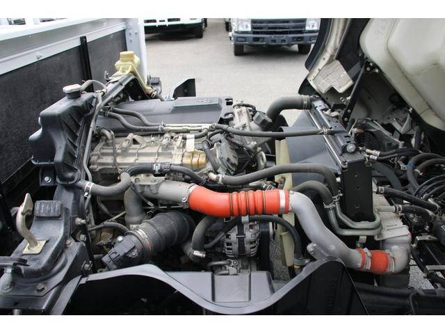 三菱ふそうキャンター平ボディ小型（2t・3t）[写真09]