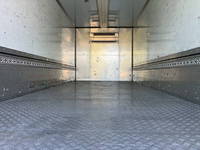 日野レンジャー冷蔵冷凍ウイング中型（4t）[写真12]