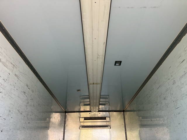 日野レンジャー冷蔵冷凍ウイング中型（4t）[写真12]