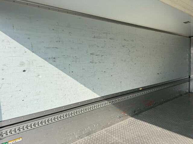 日野レンジャー冷蔵冷凍ウイング中型（4t）[写真14]