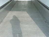 日野レンジャー冷蔵冷凍ウイング中型（4t）[写真17]