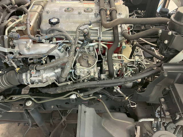 日野レンジャー冷蔵冷凍ウイング中型（4t）[写真25]