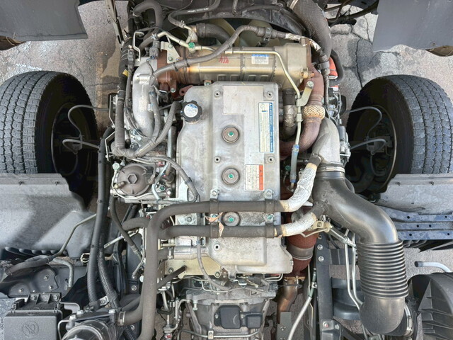 日野レンジャー冷蔵冷凍ウイング中型（4t）[写真27]