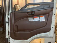 日野レンジャー冷蔵冷凍ウイング中型（4t）[写真29]