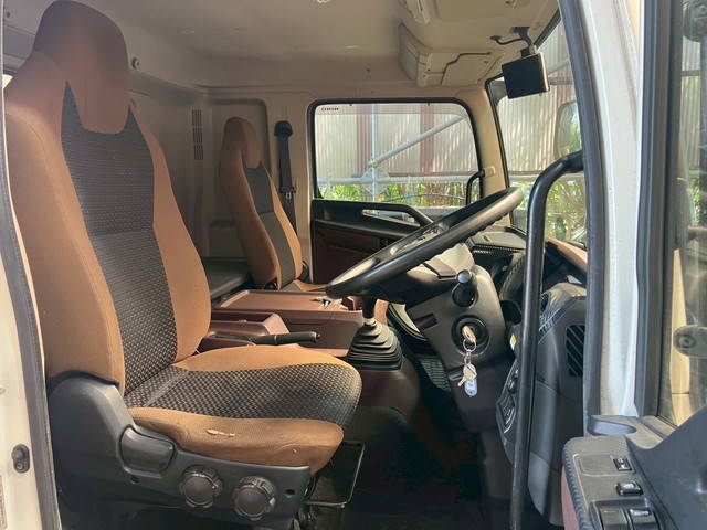 日野レンジャー冷蔵冷凍ウイング中型（4t）[写真32]