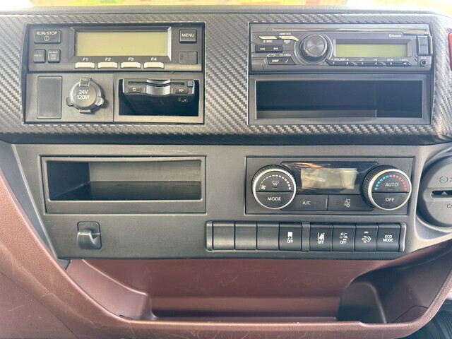 日野レンジャー冷蔵冷凍ウイング中型（4t）[写真33]