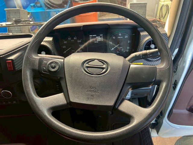 日野レンジャー冷蔵冷凍ウイング中型（4t）[写真34]