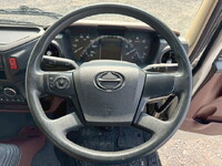 日野レンジャー冷蔵冷凍ウイング中型（4t）[写真35]