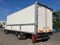 日野レンジャー冷蔵冷凍ウイング中型（4t）[写真04]