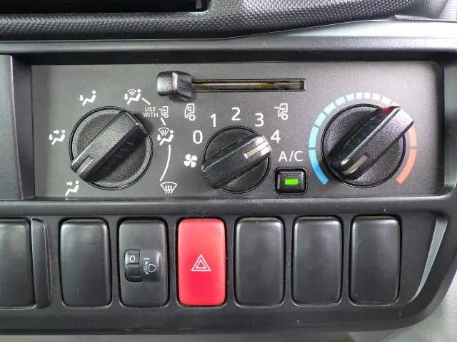 トヨタダイナ平ボディ小型（2t・3t）[写真11]