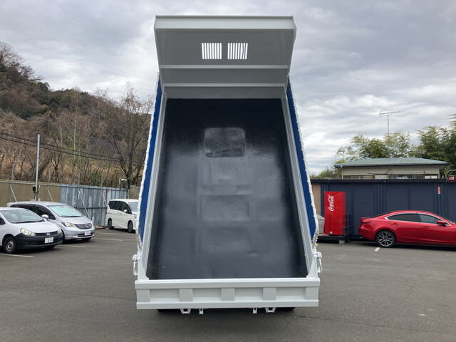 いすゞフォワードダンプ中型（4t）[写真12]