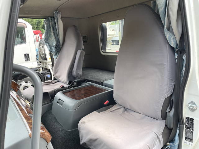 三菱ふそうファイタークレーン4段中型（4t）[写真32]