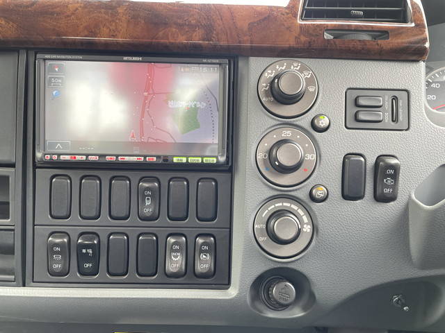 三菱ふそうファイタークレーン4段中型（4t）[写真37]