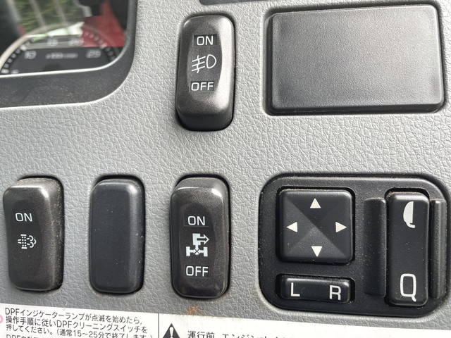 三菱ふそうファイタークレーン4段中型（4t）[写真38]