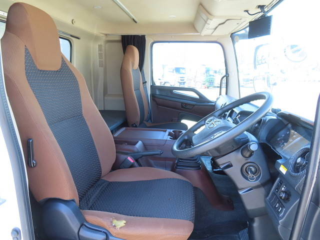 日野レンジャーアルミウイング中型（4t）[写真17]