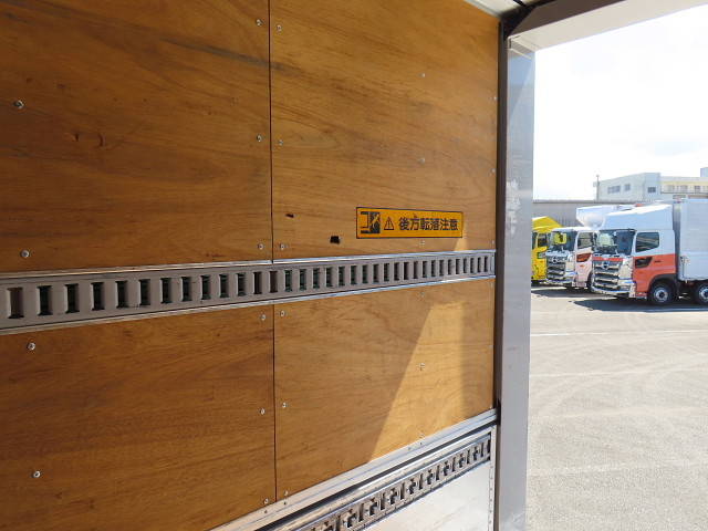 日野レンジャーアルミウイング中型（4t）[写真30]