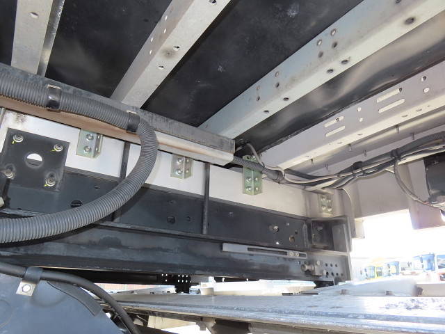 日野レンジャーアルミウイング中型（4t）[写真09]