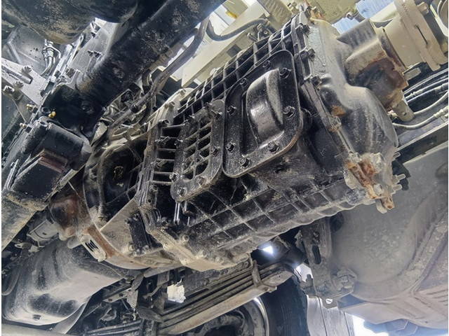 いすゞギガミキサー車（コンクリートミキサー）大型（10t）[写真19]