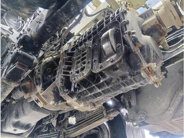 いすゞギガミキサー車（コンクリートミキサー）大型（10t）[写真22]