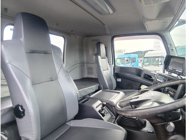 いすゞギガミキサー車（コンクリートミキサー）大型（10t）[写真23]