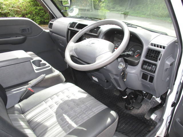 マツダボンゴ平ボディ小型（2t・3t）[写真18]