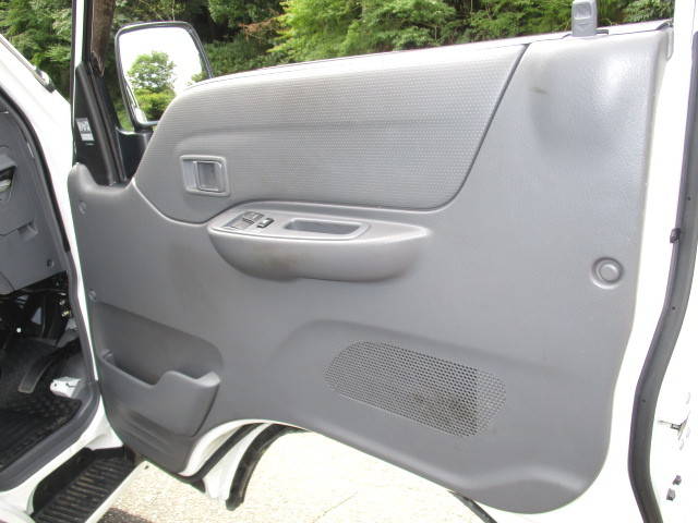 マツダボンゴ平ボディ小型（2t・3t）[写真20]