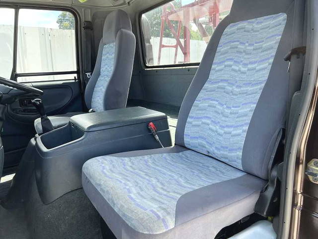 UDトラックスコンドルコンテナ専用車増トン（6t・8t）[写真33]