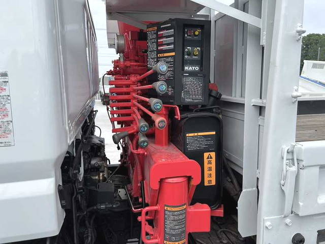 三菱ふそうキャンタークレーン4段小型（2t・3t）[写真20]