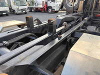 いすゞフォワードコンテナ専用車増トン（6t・8t）[写真13]